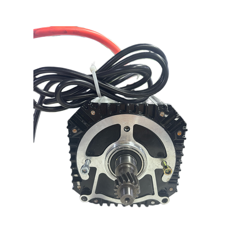 Motor cu tracțiune intermediară